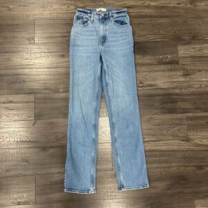 Abercrombie & Fitch The 90’s Straight Ultra High Rise Jeans